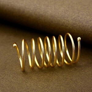 Arthritis Ring Gold Tone Coil Ring, Adjustable Multi Spiral Ring for Swollen Fingers, Lightweight Brass Ring for Pain Relief & Comfort