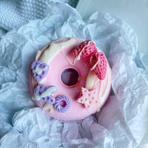 Silk Donut Bath Bomb • Handmade Spa Gift • Vegan Fizzy Bath Bomb • Relaxing Aromatic Self Care Gift for Women & Teens