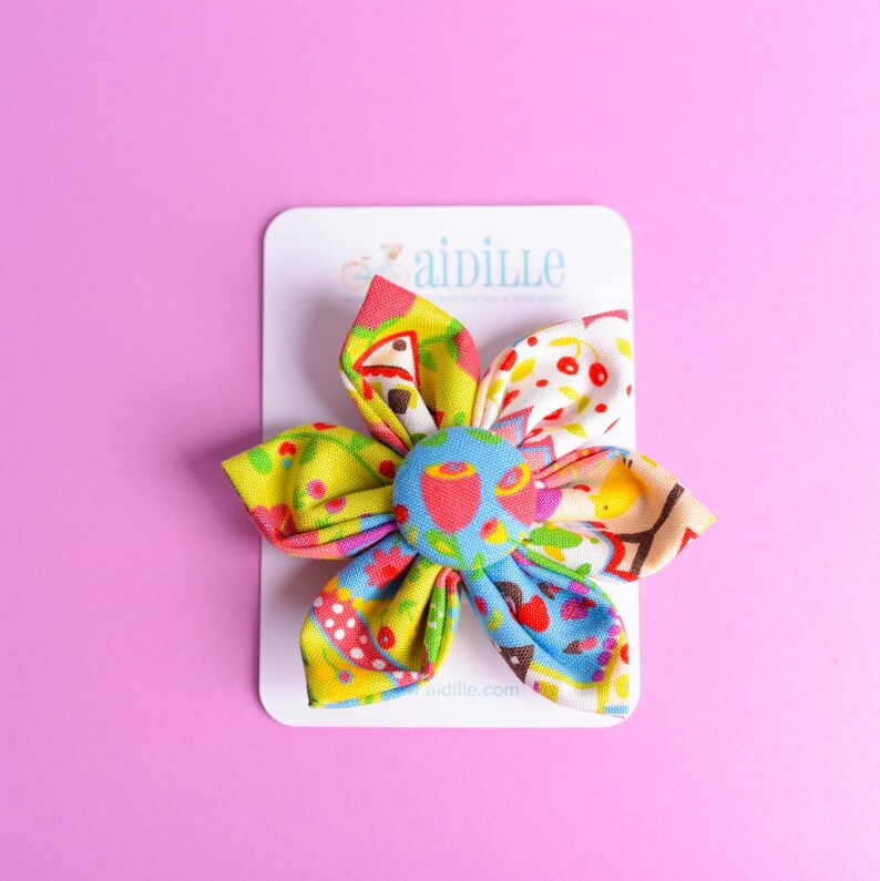 One Handmade Fabric Flower Hair Bow, Ribbon Lined Alligator Clip, Button Center Tulip Floral