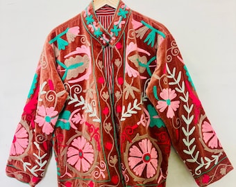 Bohemian Floral Velvet Jacket – Handcrafted Embroidery, Colorful Stitching, Unique Vintage-Inspired Fashion Embroidered Velvet Jacket