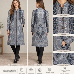 Könnte beinhalten: Eine knielange Pashmina-Jacke mit blau-weiß-schwarzem Paisley-Muster. Sie verfügt über einen Nehru-Kragen, vier Metallknöpfe und Seitentaschen. Die Jacke hat eine Standardlänge von 99 cm, wie in den Spezifikationen angegeben.