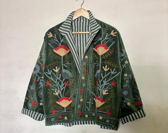 Giacca Suzani in velluto verde boho con tasca / Giacca invernale / Giacca cappotto ricamata / Giacca in velluto TNT / Giacca cappotto Suzani /