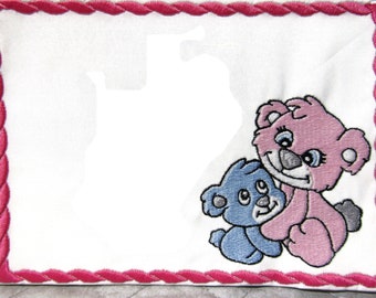 Cute Cuddle Bears embroidered quilt label, personalize with text, Customize