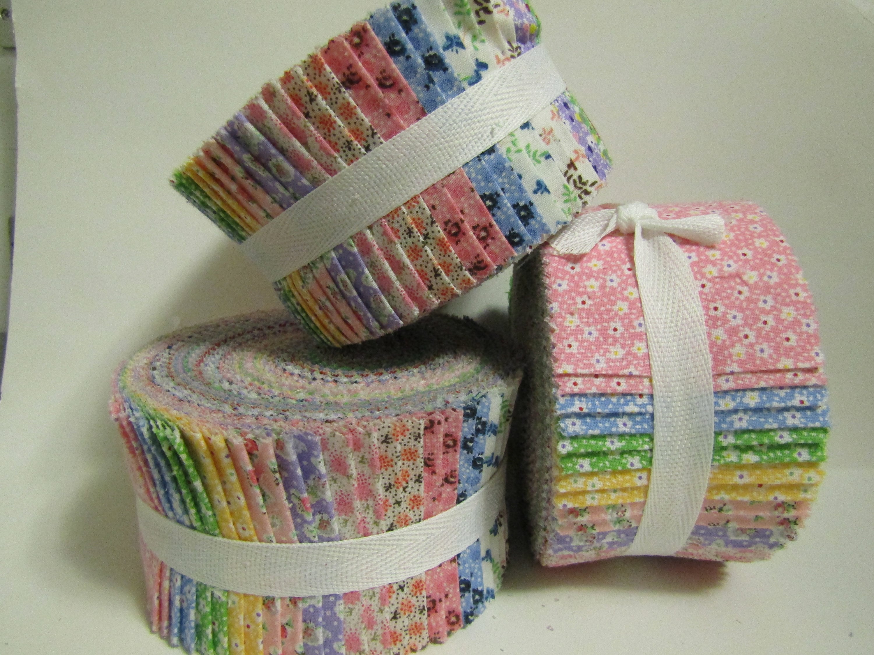 Jelly roll, 1930s Reproduction 40 strips x 2.5 wide 100 Cotton