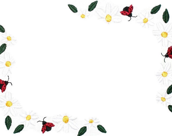 Daisies and Ladybugs embroidered quilt label to customize with your personal message