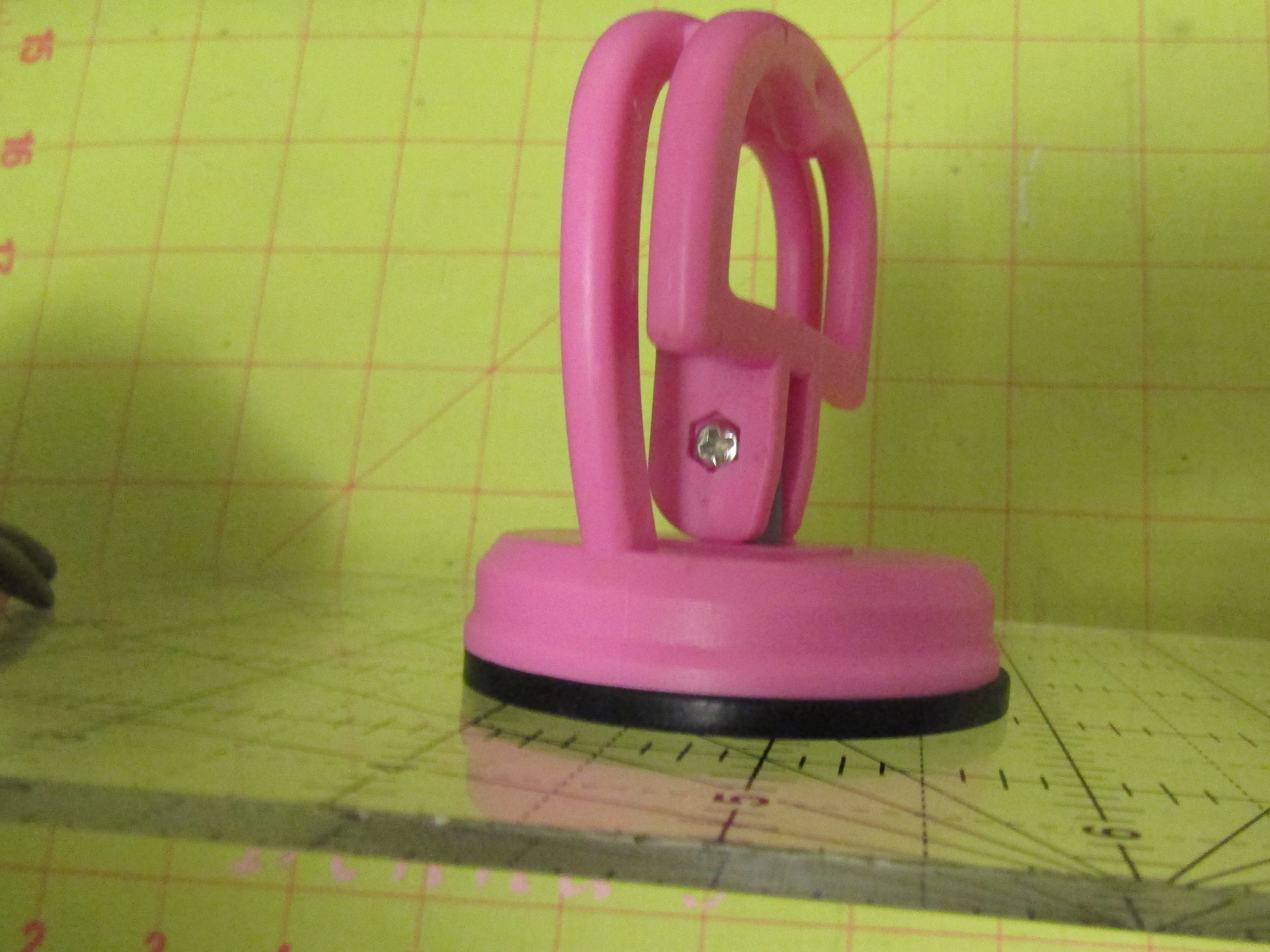 Ruler handle for quilt ruler and rotary cutting, suction cup pink