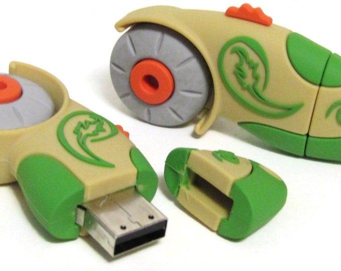 Rotary Cutter 4GB USB Stick for storing your embroidery machine files and quilting files