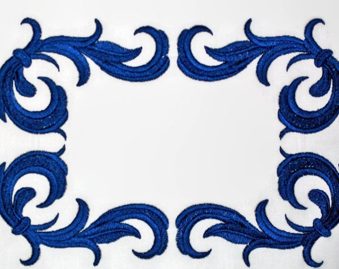 Bold navy filigree embroidered quilt label to customize with your personal message