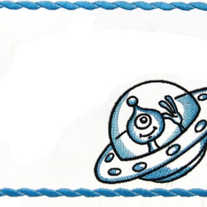 Alien embroidered quilt label to customize with your personal message