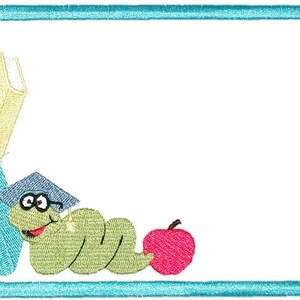 Bookworm embroidered quilt label, to customize with your personal message