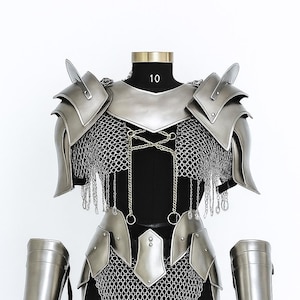 Women&#39;s Medieval Knight Armor Set: 18 Gauge Steel LARP Costume