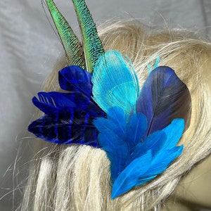 Bright blue feather hair clip, Peacock Feather Fascinator,Blue feather barrette,blue hair or hat clip, Boho, Festival image 1