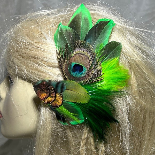 Bibis fleur plume vert chartreuse, barrette à cheveux plume vert vif, accessoire plume pour chapeau ou cheveux