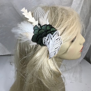 White Feather Accessory, White Feather Hair Clip, Feather Fascinator, Cosplay, Tribal Feather Piece