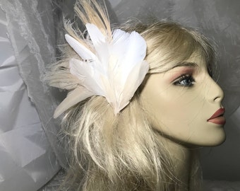 Delicate  White Feather Hair accessory, White Feather Fascinator,Wedding Feather Hair Piece,All white Feather Barrette, Feather Hair Clip