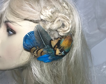 Clip de pelo de pluma multicolor de pavo real, clip de pelo de pluma de pavo real azul, fascinador de plumas, barrette de plumas de boho, clip de pluma gitana