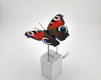 Autómata mariposa pavo real (Aglais io): juguete mecánico cinético coleccionable con aleteo