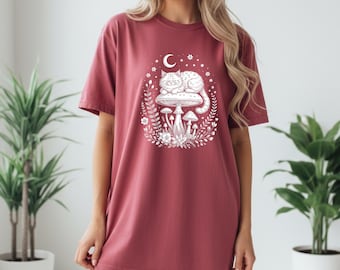Mystic Cat Mushroom T-Shirt | Cottagecore Witchy Tee