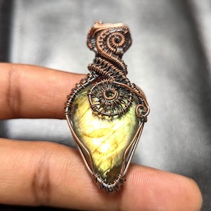 Flashy labradorite copper wire pendant, gemstone copper wrapped pendant, labradorite pendant, copper pendant, copper jewelry, gift for women