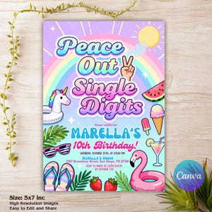 Pode incluir: Um convite colorido para uma festa de aniversário com o texto "Peace Out Single Digits". O design inclui um arco-íris, um flutuador de unicórnio, melancia, sorvete, um flamingo e o texto "MARELLA'S 10th Birthday!" O convite mede 12,7 x 17,8 cm.