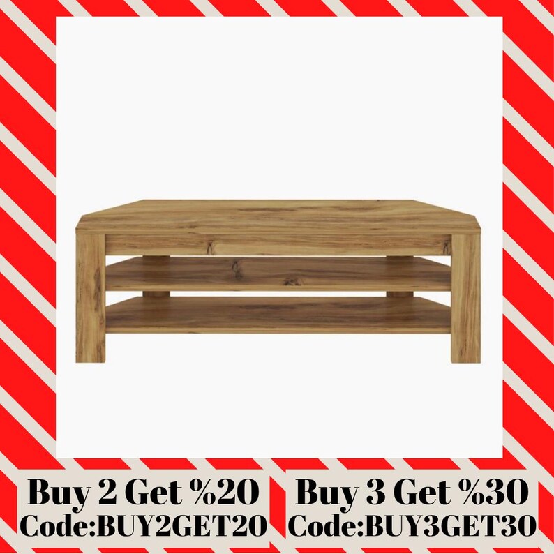 Op de afbeelding: Een houten tv-standaard met twee planken. De standaard is rechthoekig met een lichtbruine afwerking. De tekst "Buy 2 Get %20" en "Buy 3 Get %30" is zichtbaar aan de onderkant.