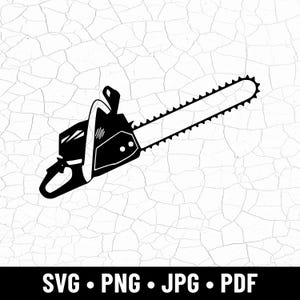 Peut inclure: Illustration en noir et blanc d'une tronçonneuse. La tronçonneuse est représentée de profil, avec une lame et une poignée détaillées. L'image comprend les types de fichiers : SVG, PNG, JPG et PDF.