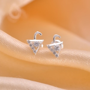Driehoekige oorbellen in 925 sterlingzilver | Geometrische minimalistische oorbellen | Sierlijke sieraden met zirkonia&#39;s | Cadeau voor haar