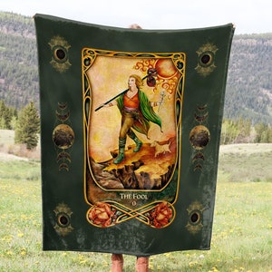 Die Narr Tarot Karte Crushed Samt Decke | Spirituelle Boho Wohndeko | New Age Stil | Mond, Sterne, Himmelskörper | Glänzendes Geschenk für Sie und Ihn