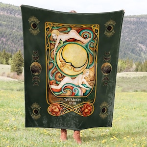 Die Mond Tarot Karte Crushed Samt Decke | Spirituelle Boho Wohndeko | New Age Stil | Mond, Sterne, Himmelskörper | Zauberhaftes Geschenk für Sie/Ihn