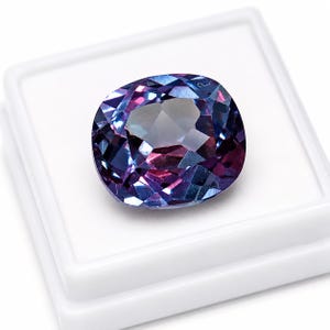 Natural Russian Alexandrite 11.55 Ct Bi-Color Magic Cushion Cut Gemstone Certified Loose Stone birthstones for June Gift For Women