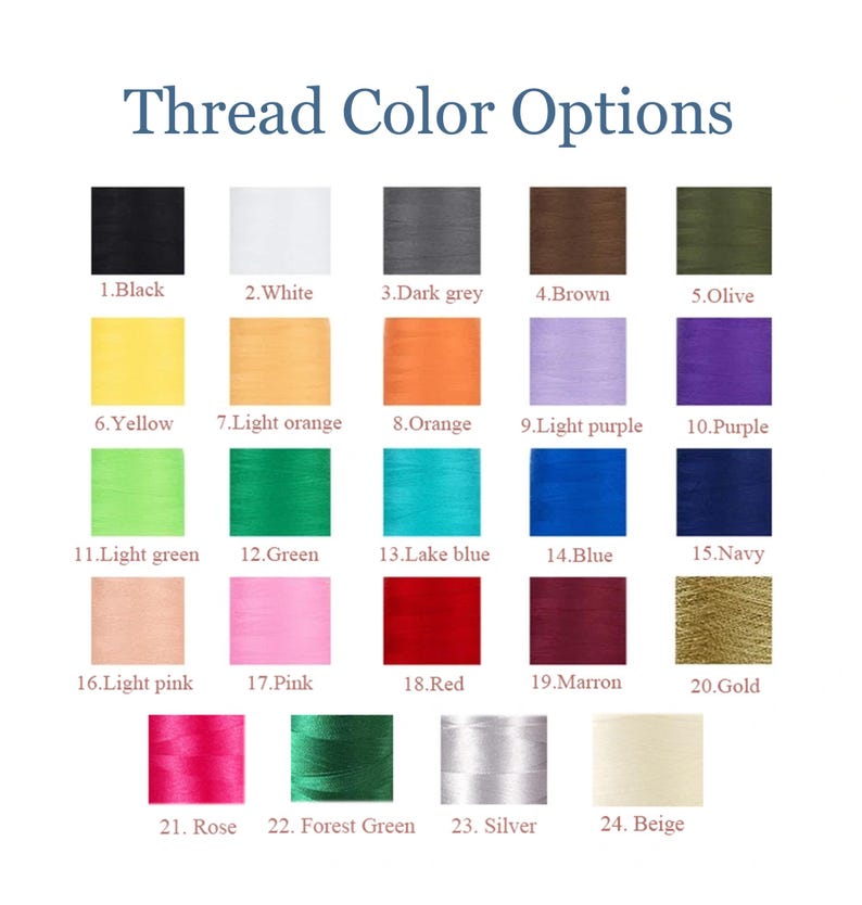Op de afbeelding: Een kleurenkaart met de titel "Thread Color Options" toont 24 garenkleuren. Kleuren zijn onder meer zwart, wit, donkergrijs, bruin, olijfgroen, geel, lichtoranje, oranje, lichtpaars, paars, lichtgroen, groen, meerblauw, blauw, marine, lichtroze, roze, rood, kastanjebruin, goud, roos, bosgroen, zilver en beige.