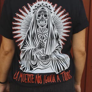 La Santa Muerte Tee – Gothic Mexican Folk Art T-Shirt – Unisex Organic Cotton – Dark Spiritual Design from Barcelona