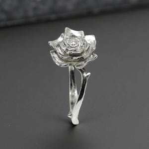 Sterlingzilveren roosring, handgemaakte bloemensieraden voor vrouwen, romantisch, op de natuur geïnspireerd cadeau, unieke bloemenstatementring