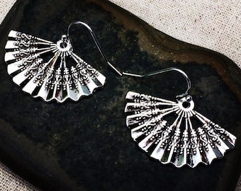 Silver Fan Earrings - Fan Dangle Earrings - Oriental Fan Earrings - Vintage Fan Earrings - Fan Jewelry Gifts - Gifts For Her - Gifts For Mom