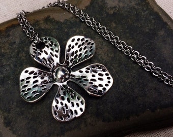 SALE - Big Flower Necklace - Big Flower Pendant - Flower Statement Necklace - Flower Statement Jewelry - Silver Botanical Necklace