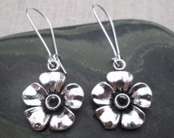 SALE - Flower Dangel Earrings - Silver Flower Earrings - Unique Flower Earrings - Flower Jewelry Gifts - Silver Flower Jewelry