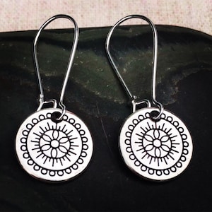Boucles d'oreilles bohèmes délicates - Boucles d'oreilles disque argentées - Petites boucles d'oreilles cercle argentées - Petites boucles d'oreilles pendantes argentées - Boucles d'oreilles argentées bohèmes
