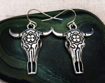 Bison skull earrings - Animal skull jewelry - Bull Skull Earrings - Horned Skull earrings - Silver Southwestern Earrings - Santa Fe Earrings