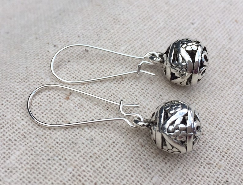 SALE Silver Ball Earrings Silver Bali Earrings Boho Dangle Earrings Bohemian Drop Earrings Silver Boho Earrings Bali Jewelry Bild 2