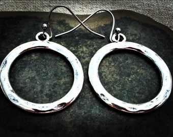 Pendientes de círculo de plata - Pendientes colgantes de círculo - Pendientes geométricos colgantes - Pendientes minimalistas - Pendientes modernos de plata - Pendientes infinitos