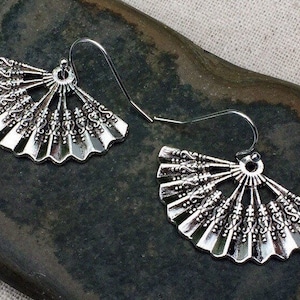 Silver Fan Earrings - Fan Dangle Earrings - Oriental Fan Earrings - Vintage Fan Earrings - Fan Jewelry Gifts - Gifts For Her - Gifts For Mom
