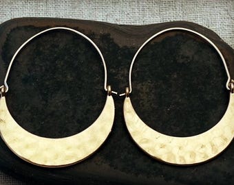 Créoles en croissant d'or - Créoles en or modernes - Créoles minimalistes - Créoles en or de tous les jours - Créoles en or modernes - Créoles en or martelé