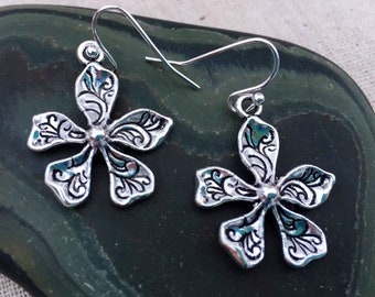 VENTE - Boucles d’oreilles de fleurs funky - Boucles d’oreilles de fleurs uniques - Boucles d’oreilles de fleurs fantaisistes - Boucles d’oreilles de fleurs d’argent - Boucles d’oreilles botaniques florales