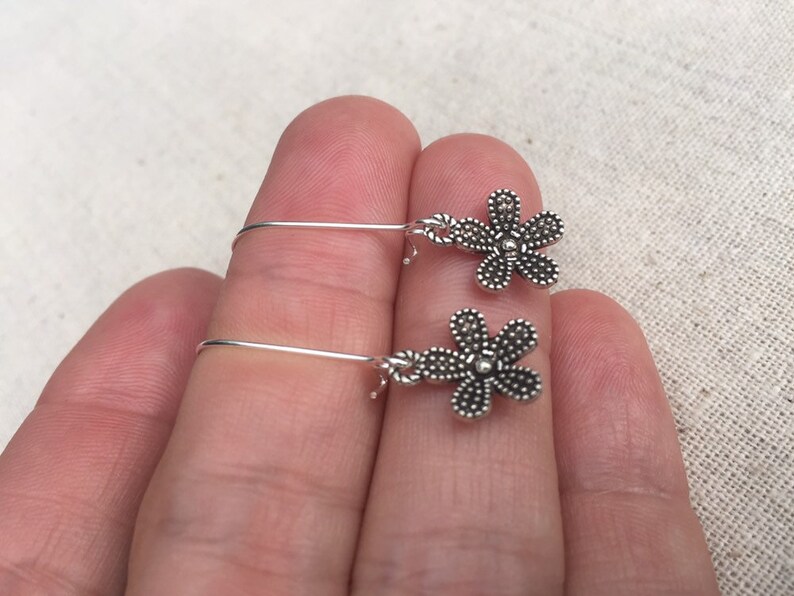 Dainty flower earrings Clearance
