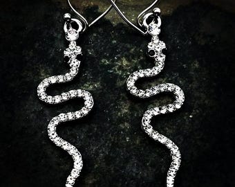 Diamanten slangenoorbellen - slanghangoorbellen - kristallen slangenoorbellen - slangensieraden cadeaus - slangencadeaus voor haar - zilveren slangenoorbellen
