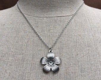 ◆STONEHENgE◆ silver flower necklace SC24C26E il_1080xN.4588889361_cyl6.jpg