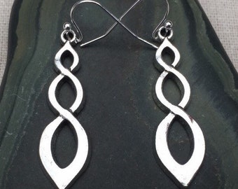 SALE - Silver Infinity Earrings - Unique Geometric Earrings - Silver Jewelry Gifts - Everyday Silver Earrings - Modern Jewelry