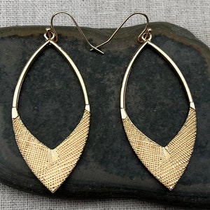 Orecchini moderni in oro - Orecchini geometrici in oro - Orecchini minimalisti in oro - Orecchini pendenti in oro - Orecchini pendenti in oro - Regali per lei