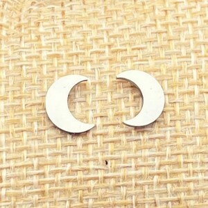 Tiny Crescent Moon Stud Earrings - Dainty Crescent Moon Earrings - Tiny Silver Moon Studs - Gifts For Her - Dainty Crescent Moon Jewelry