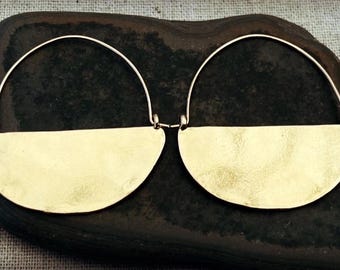 Pendientes de aro dorados en forma de media luna - Aros dorados estilo boho - Pendientes de aro dorados - Aros dorados modernos - Aros dorados minimalistas - Pendientes dorados estilo boho